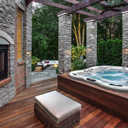 Monarch Hot Tub – Spacious 5-Person Spa for Luxurious Relaxation