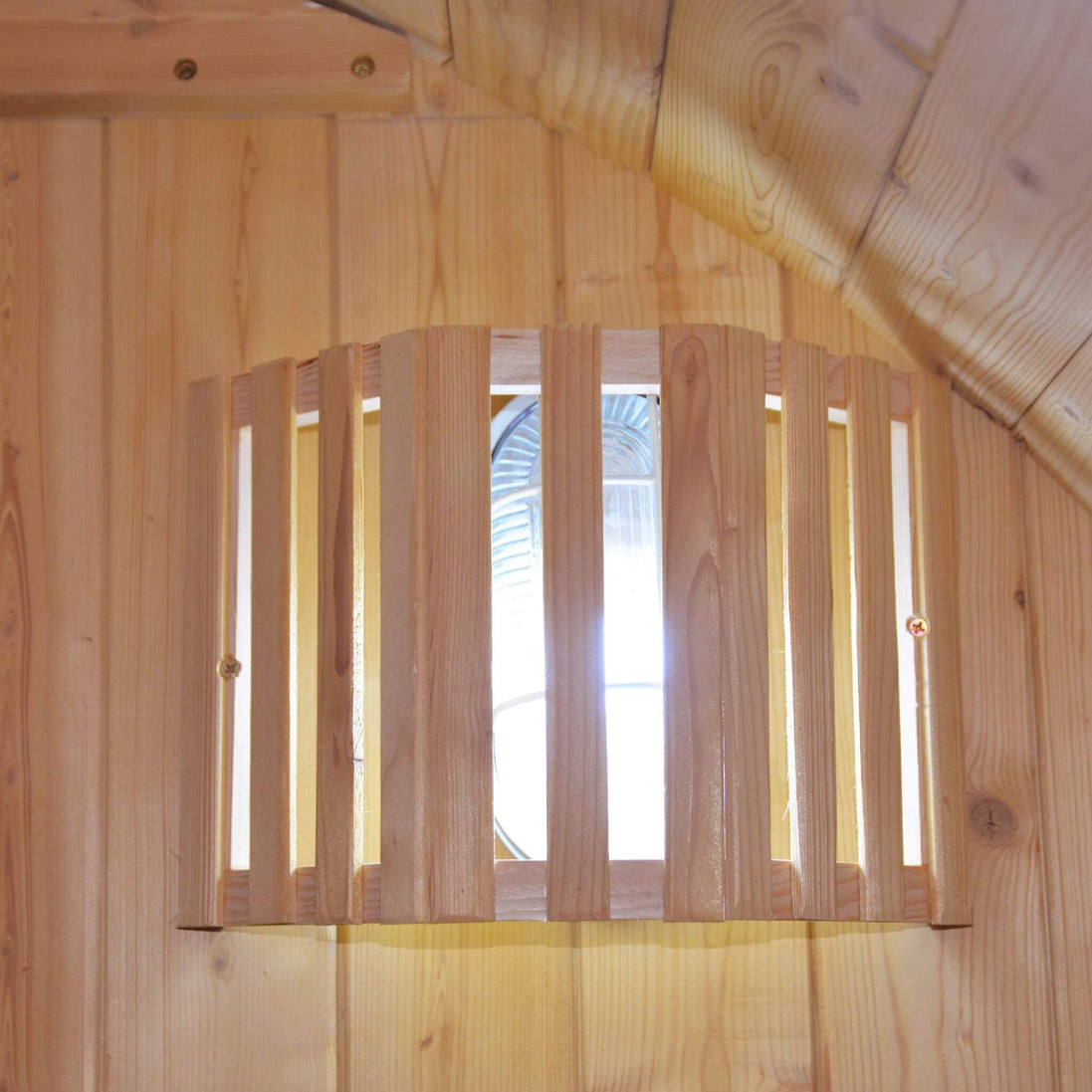 Thermora Ignite 4-6 Person White Oak Outdoor Barrel Sauna with 4.5kW Heater - SAK45968