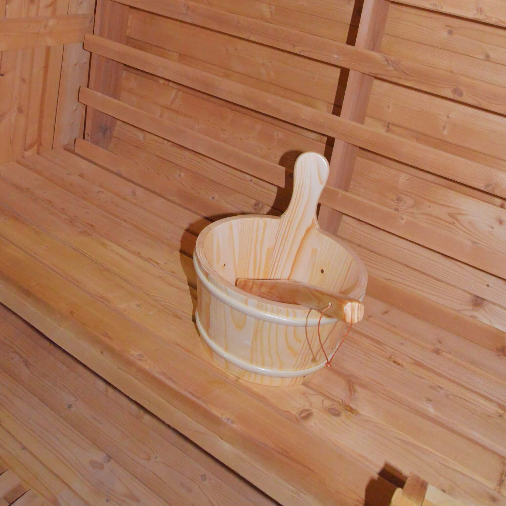 Thermora Ignite 4-6 Person White Oak Outdoor Barrel Sauna with 4.5kW Heater - SAK45968