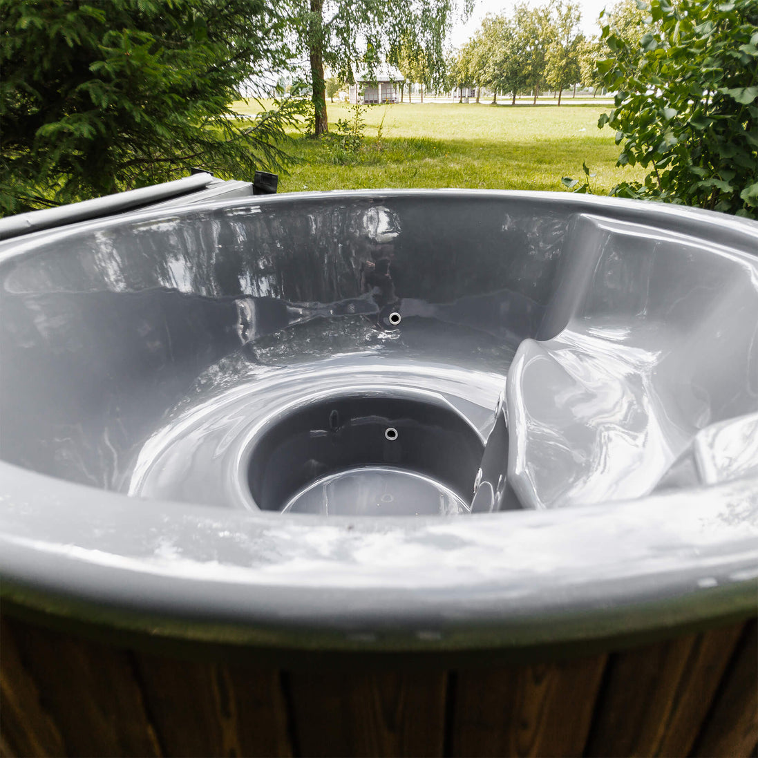 Premium 4-Person Fully-Assembled ThermoWood Wood-Fired Hot Tub (SAK14528)
