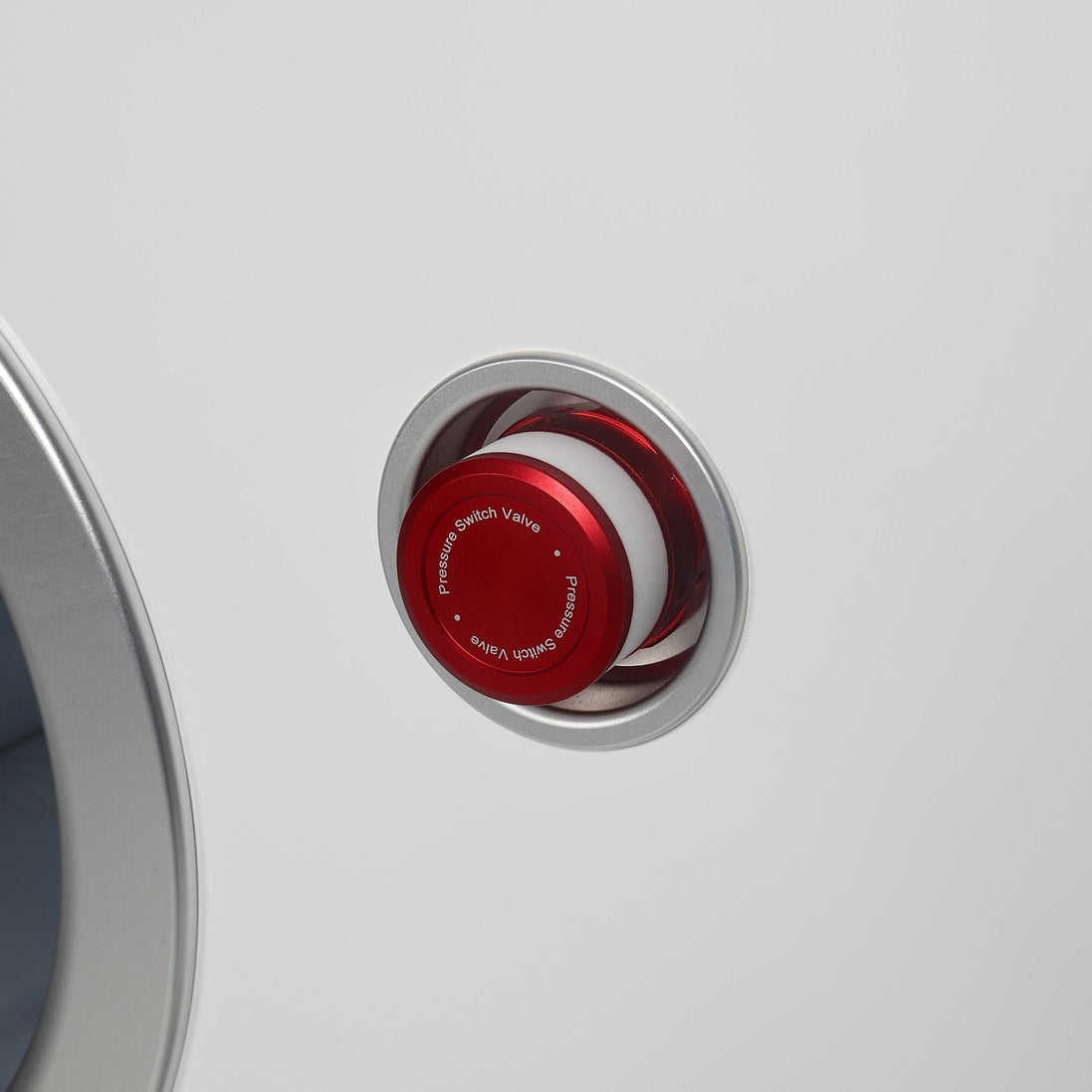 TimePod 2 | 2.0 ATA Triangular Hard-Shell Hyperbaric Chamber